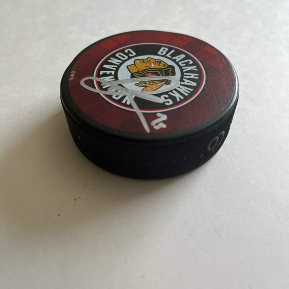Dylan Sikura Signed Puck / NHL / Chicago Blackhawks - Picture 6 of 7